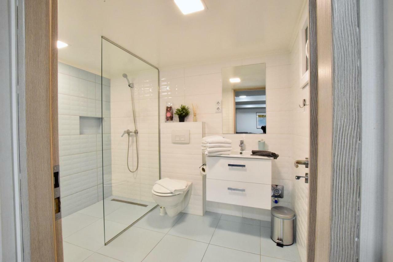 Standard Apartment By Hi5 - Akacfa 59 Boedapest Buitenkant foto