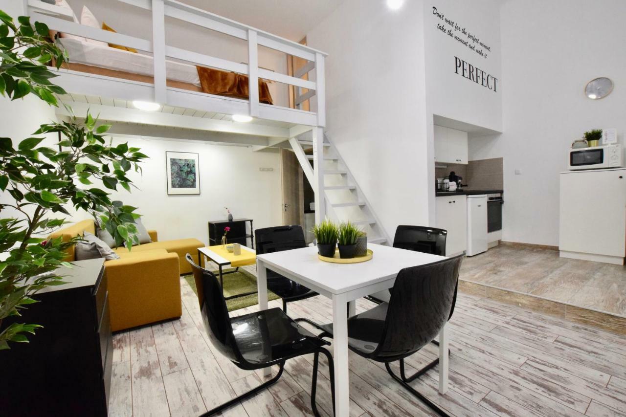 Standard Apartment By Hi5 - Akacfa 59 Boedapest Buitenkant foto