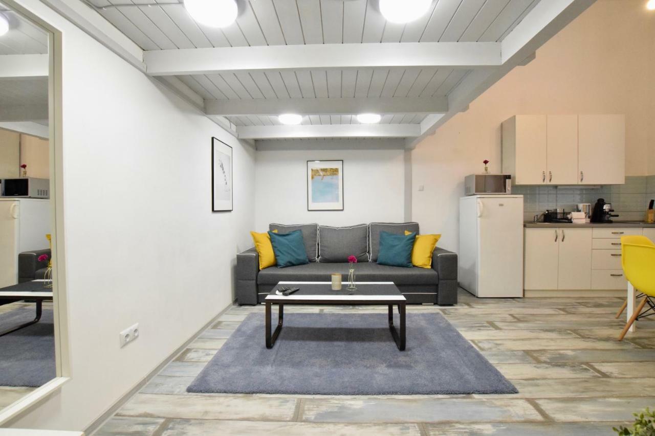 Standard Apartment By Hi5 - Akacfa 59 Boedapest Buitenkant foto