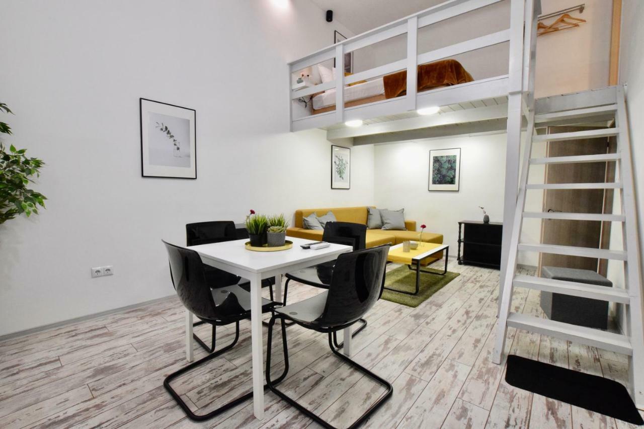 Standard Apartment By Hi5 - Akacfa 59 Boedapest Buitenkant foto